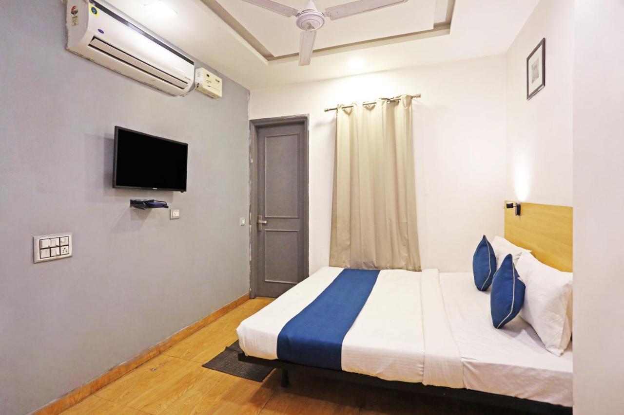 Hotel Raaso Inn Rohini Sec-16 By Arrow Дели Экстерьер фото